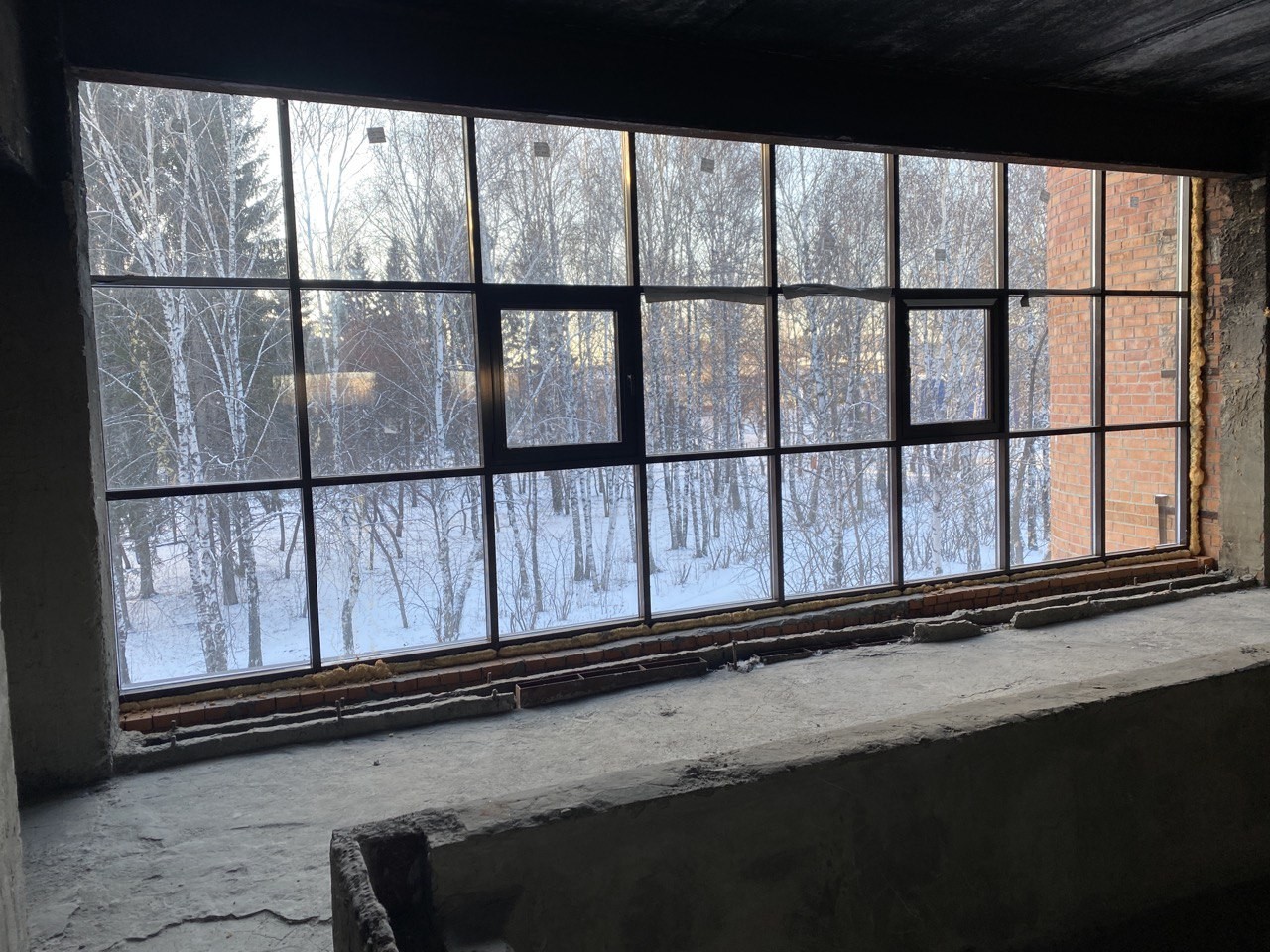 Панорамное остекление коммерческого помещения