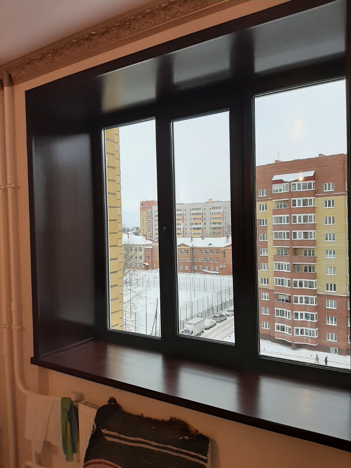 Остекление дома трехкамерными окнами