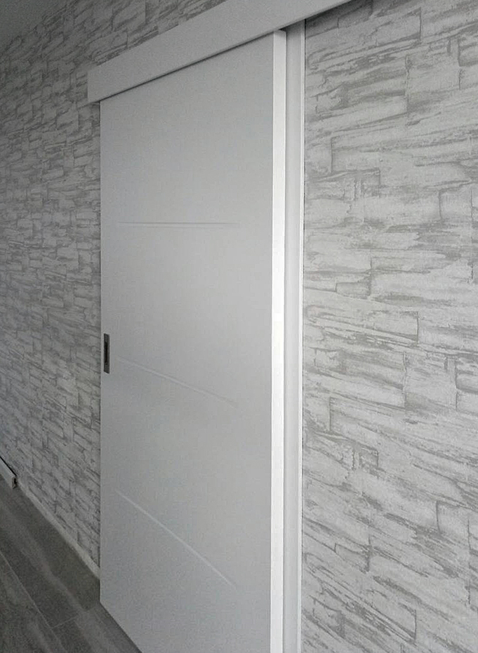 Монтаж раздвижных дверей в ванную